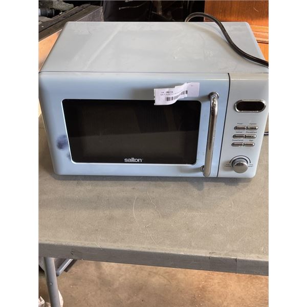 SALTON RETRO MICROWAVE