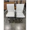 Image 1 : 2 WHITE LEATHER ROLLING MODERN OFFICE CHAIRS