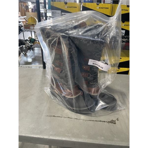 NEW MENS SIZE 10 WINTER BOOTS