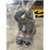 Image 2 : NEW MENS SIZE 9 WINTER BOOTS
