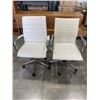 Image 1 : 2 WHITE LEATHER ROLLING MODERN OFFICE CHAIRS