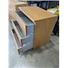 Image 3 : 3 DRAWER WOOD FINISH DRESSER