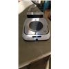 Image 1 : IROBOT BRAVO JET MOPPING ROBOT WORKING