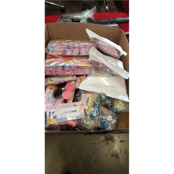 NEW KIDS PARTY GOOD BAG ITEMS INLCUDING 60 NEW GIFT BAGS AND ASSORTED PARTY FAVORS / TOYS