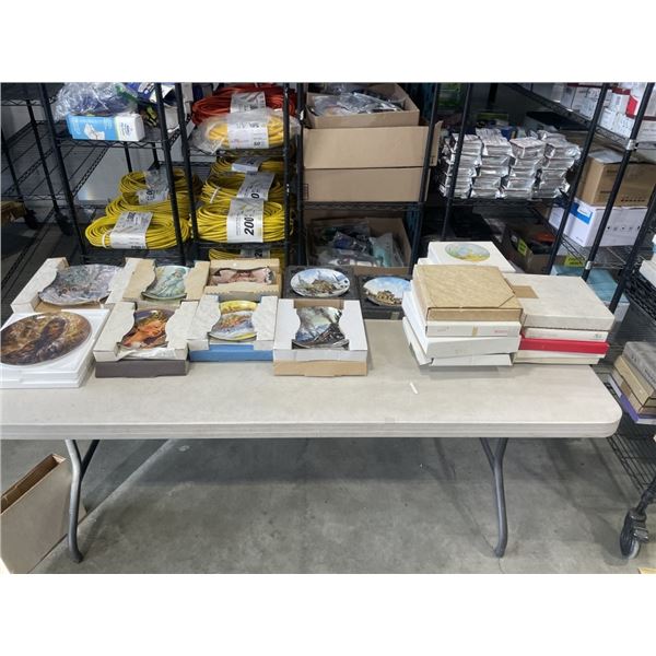 25 VINTAGE AND COLLECTIBLE COLLECTOR PLATES IN ORIGINAL BOXES