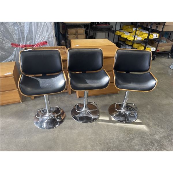3 BENTWOOD AND LEATHER ADJUSTABLE HEIGHT BAR STOOLS