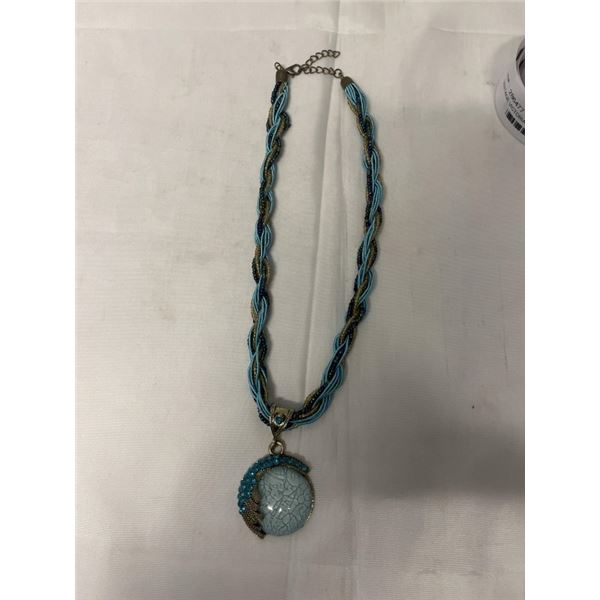 VINTAGE PENDANT W/ TWISTED CHAIN NECKLACE