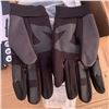 Image 6 : 20 PAIRS OF NEW SMARTPHONE RESPONSIVE TIP GLOVES AND 4 SETS OF NEW SIDE WINDOW SUNSHADES