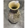 Image 3 : WICKER PLANTER ARTIFICIAL BOUQUET AND VASE