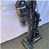 Image 8 : SAMSUNG JET 90 CORDLESS VACUUM WORKING WITH CHARGING STAND, ACCESSORIES AND EXTRA BATTERY