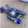 Image 6 : DYSON V8 ANIMAL CORDLESS VACUUM WORKING WITH CHARGER AND ACCESSORIES