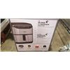 Image 4 : BELLAPRO 5.7L TOUCHSCREEN AIR FRYER - TESTED WORKING, RETAIL $219