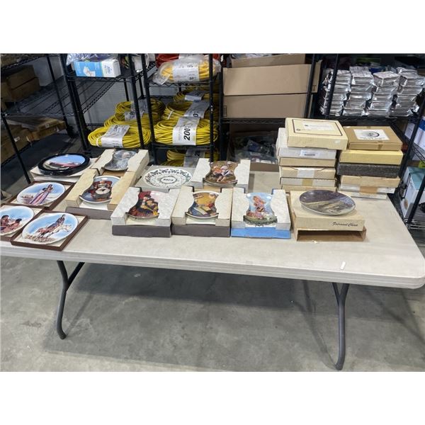 25 VINTAGE AND COLLECTIBLE COLLECTOR PLATES IN ORIGINAL BOXES