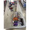 Image 3 : DYSON CORDLESS VACCAUM WITH CHARGER