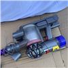 Image 6 : DYSON V8 CORDLESS VACUUM WORKING WITH CHARGER AND ACCESSORIES