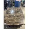 Image 7 : PAIR OF SOLID WOOD 2 DRAWER NIGHTSTANDS