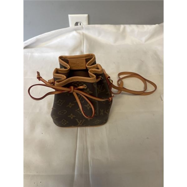 LV DRAWSTRING PURSE