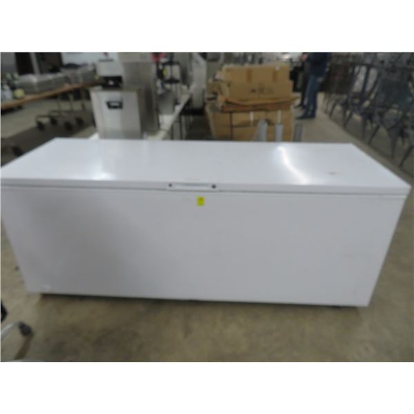 Frigidaire White 7' Rolling Chest Freezer