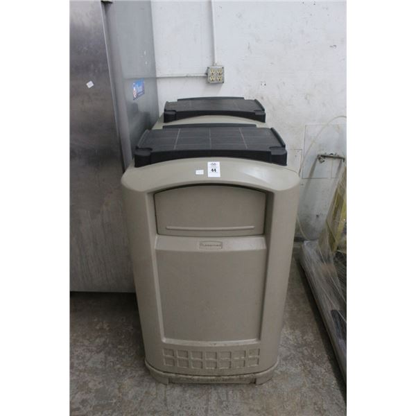 2-Rubbermaid Trash Cans - 2 X $