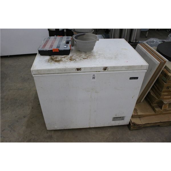Magic Chef  3'  Chest Freezer  (10 Degrees)