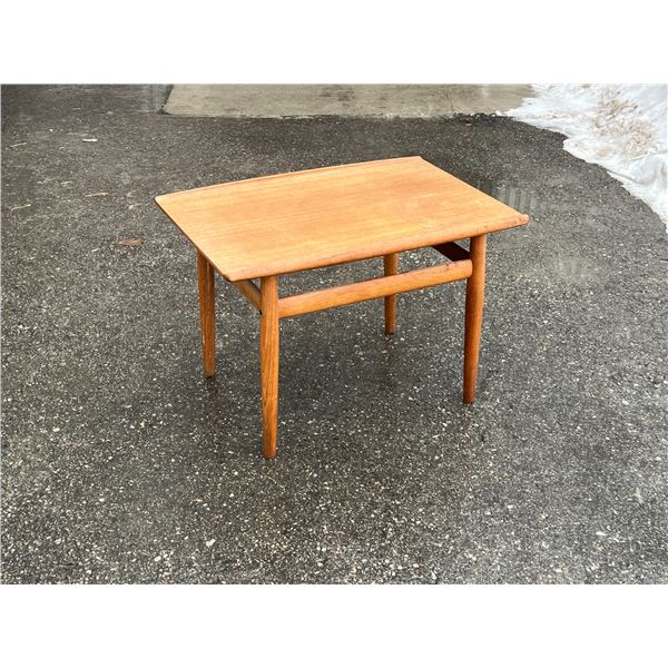 Grete Jalk for Glostrup Denmark Teak Side Table - Approx: 27.5 x 20 & 19"T