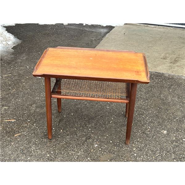 Mid Century Side Table With Lower Strung Magazine Storage - Approx: 28.5 x 19.5 & 20.5"T