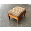 Image 3 : Vintage Ottoman / Foot rest - Approx: 24x19 & 16"T
