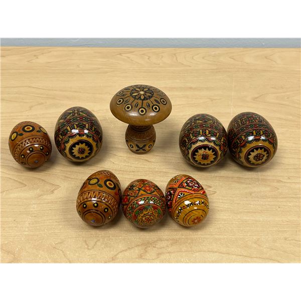 7 Decorative Carved / Painted Wooden Eggs & 1 Mushroom