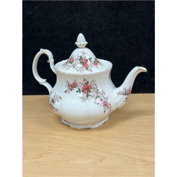 Royal Albert England Lavender Rose Bone China Teapot