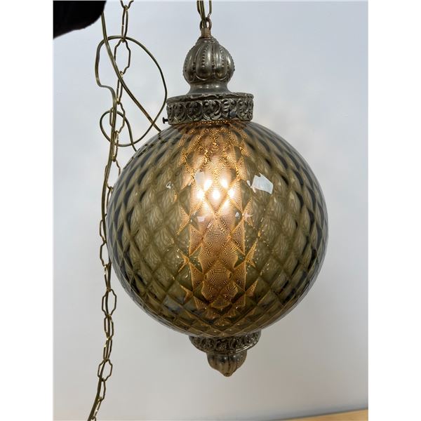 Vintage Glass / Metal Chain Swag Lampe - Approx: 23"T 11"W