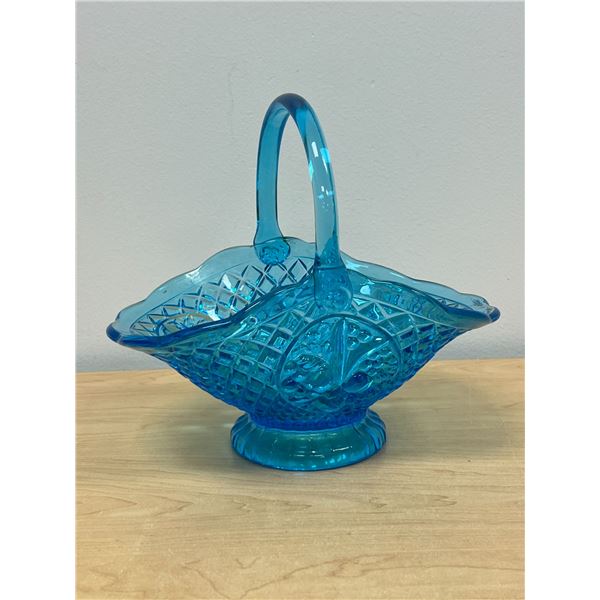 Large Vintage Art Glass Fruit Basket / Centerpiece 11.5"W 10.5"T