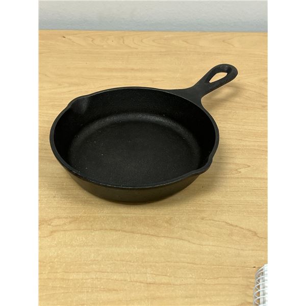 6" Lodge USA Cast Iron Skillet / Fry Pan