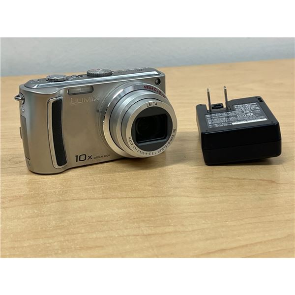 Panasonic Lumix DMC-TZ5 Digital Camera with Battery & Charger (no SD card) not tested