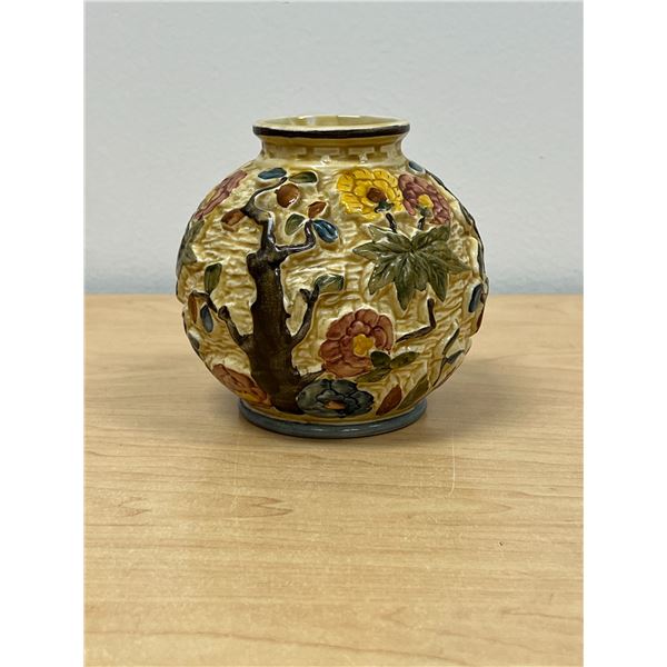 H.J. Wood (England Handpainted "Indian Tree" #574 Small Vase 4.5"T
