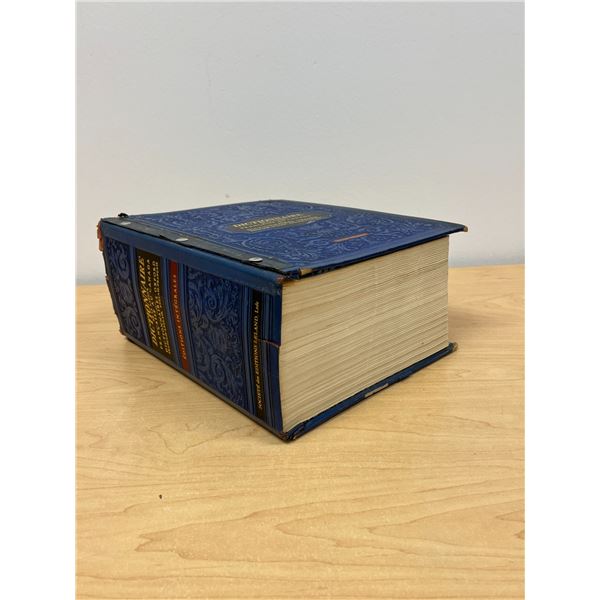 Dictionnaire De La Langue Francais Au Canada - Front cover has separated - see photos.