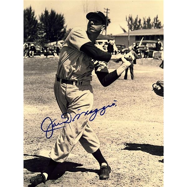NY Yankees Joe DiMaggio facsimile signed photo.