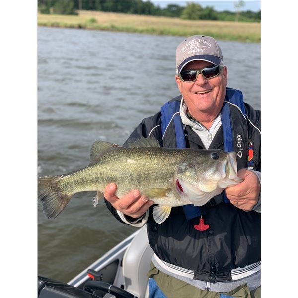 1 Day Guided Bass Fishing Trip for 3