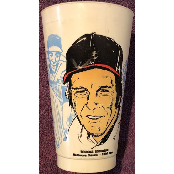 1976 AMOCO 7-ELEVEN SLURPEE CUP - BROOKS ROBINSON (HOF)