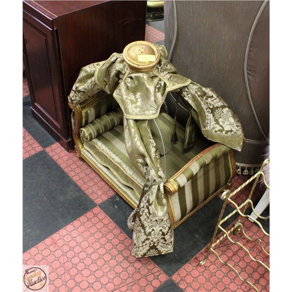 ESTATE CANOPY STYLE SMALL PET BED (SOME SPOTS NEED