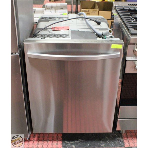 SAMSUNG 24" STAINLESS STEEL DISHWASHER W/3RD RACK