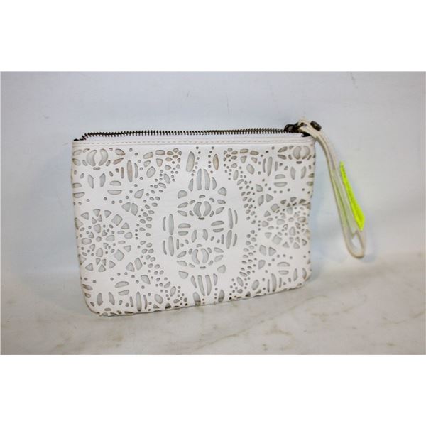 SIMPLY VERA WANG WOMEN'S CLUTCH PURSE 6.5" X 8.5"