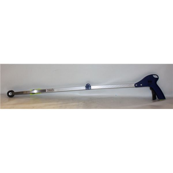 EXTENDED REACH GRABBER TOOL