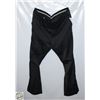 Image 1 : AMAZON ESSENTIALS 36 X 28 DRESS PANTS