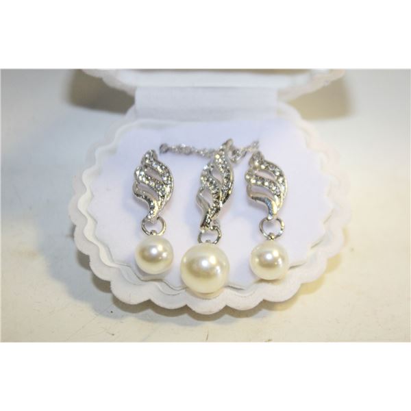 NEW JEWELRY DISPLAY W/ NECKLACE AND EARRING