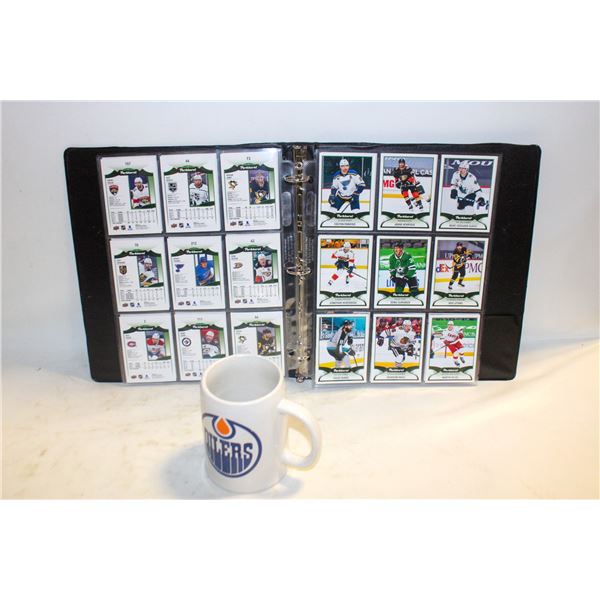 OILERS COFFEE MUG+BINDER OF HOCKEY CARDS