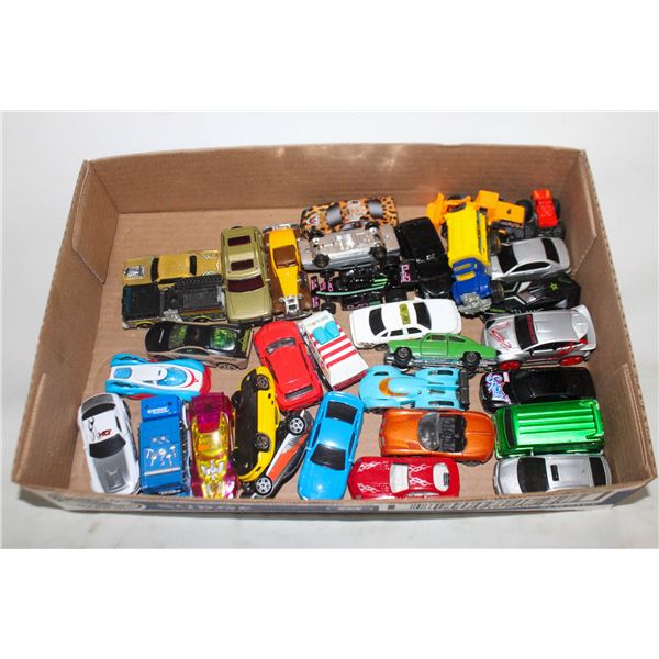 32 DIECAST CARS & TRUCKS TOYS