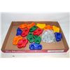 Image 1 : 16 NEW INDOOR/OUTDOOR CLIMBING HOLDS W/HARDWARE