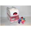 Image 1 : 10 PEPPA PIGS & MOTORHOME TOYS,