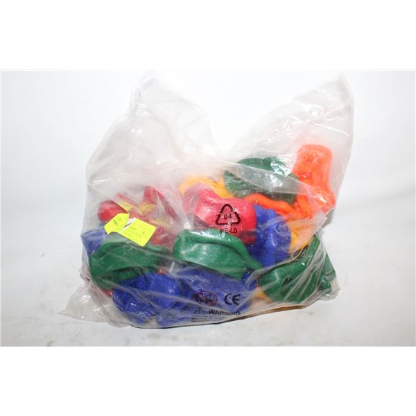 25 INDOOR/OUTDOOR CLIMBING HOLDS W/ HARDWARE