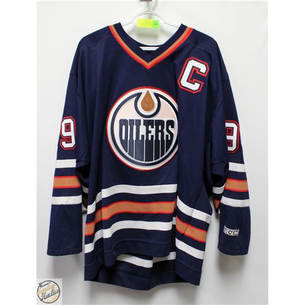 WAYNE GRETZKY JERSEY, CAPTAIN, SIZE LARGE